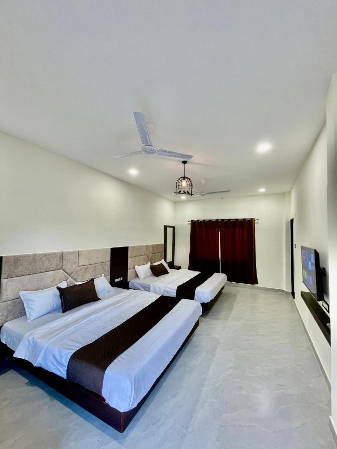 Tekri Farms And Retreat Hotel อุจเจน ภายนอก รูปภาพ
